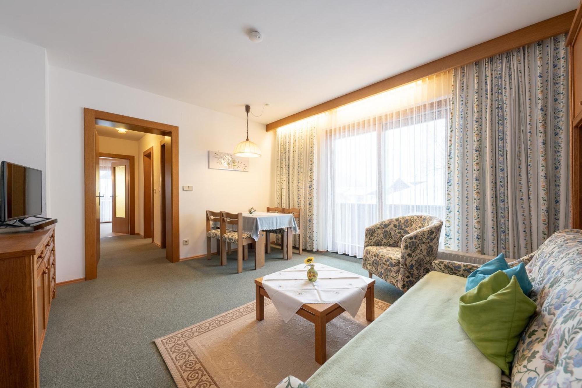 Fruehstueckspension-Appartementhaus Wasserer Bad Kleinkirchheim Dış mekan fotoğraf